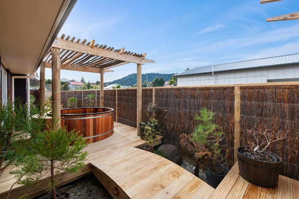 The Purple House - Ohakune Home With Spa Pool Exterior foto